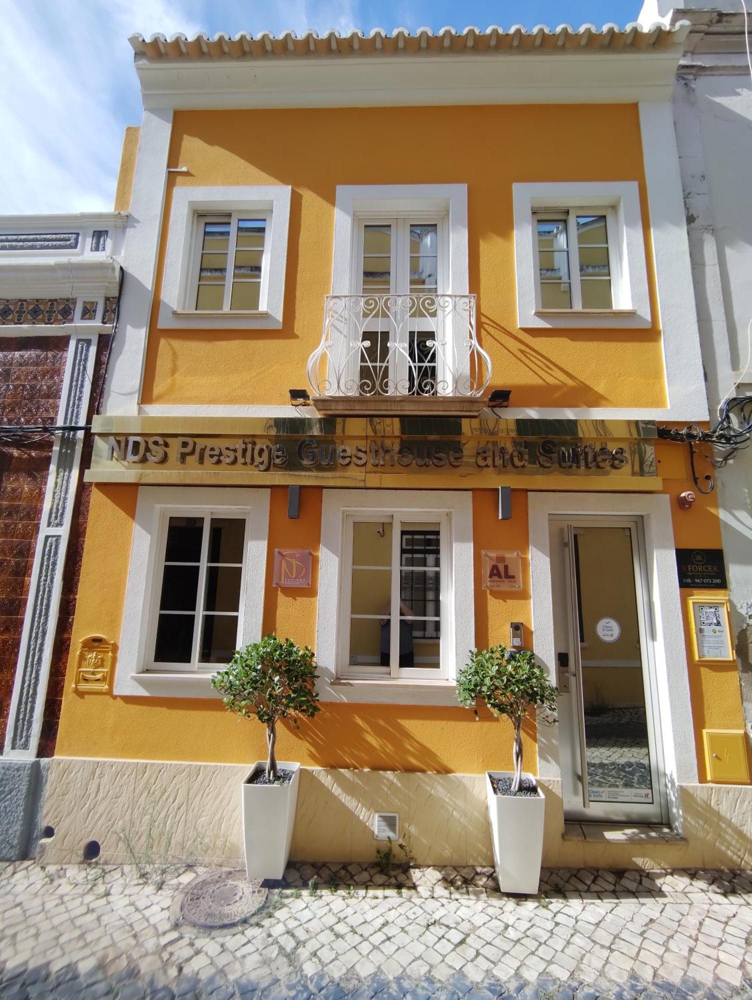 Rocha Prestige - Guest House And Suites Portimão Kültér fotó